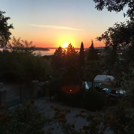 Holiday Home Via Nazareno Tabarrini - 2 Passignano sul Trasimeno